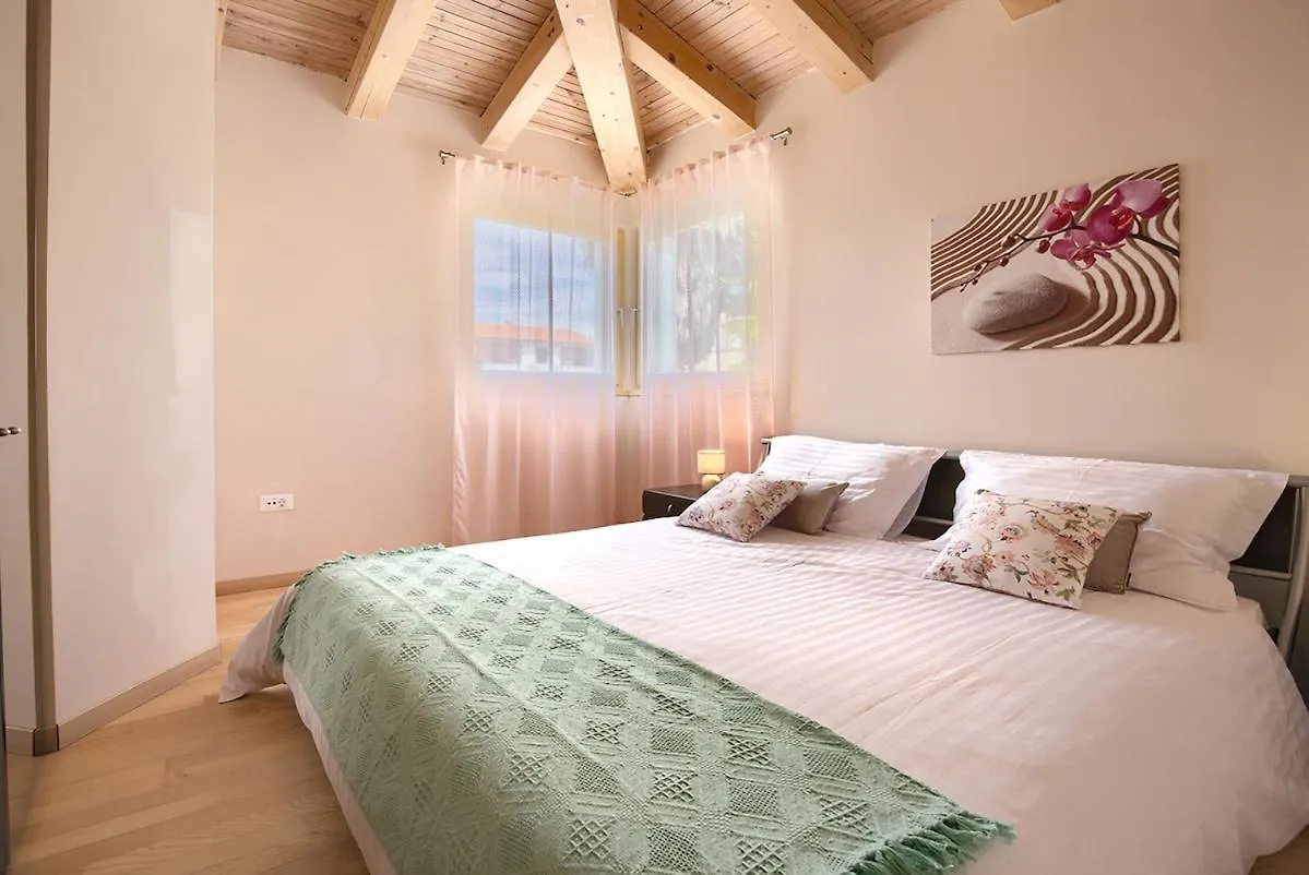 Palma Villa Banjole 0*,  Kroatië